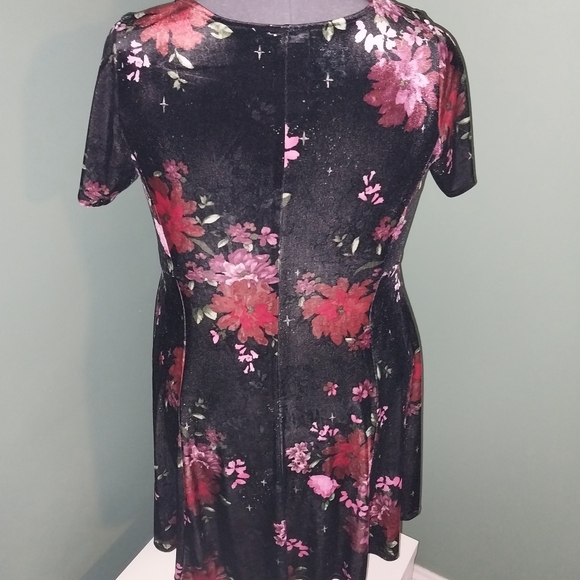 NWOT Torrid Mini Velvet Skater Dress- Black Floral - Picture 7 of 8